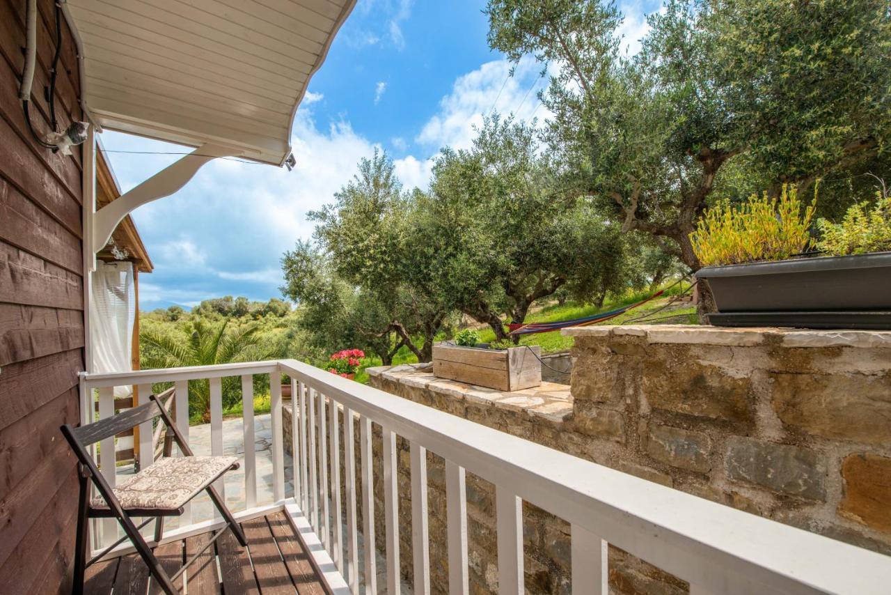 Hakuna Matata Holidays Wooden Lodge With Airco & Pool In Greek Olive Grove Methóni Kültér fotó