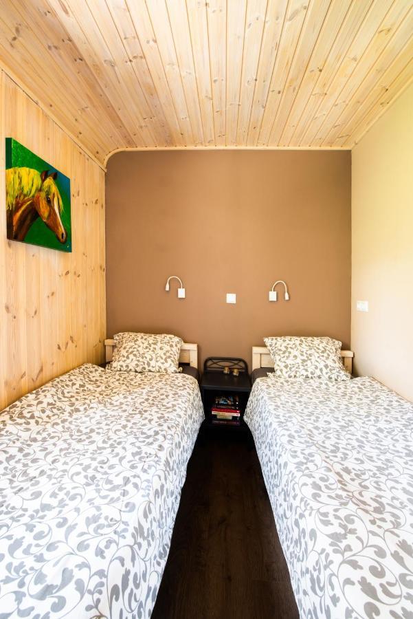 Hakuna Matata Holidays Wooden Lodge With Airco & Pool In Greek Olive Grove Methóni Kültér fotó