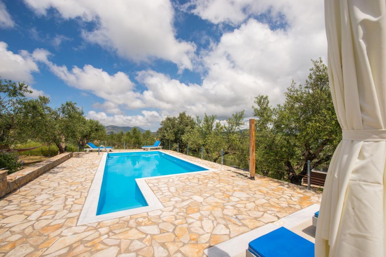 Hakuna Matata Holidays Wooden Lodge With Airco & Pool In Greek Olive Grove Methóni Kültér fotó