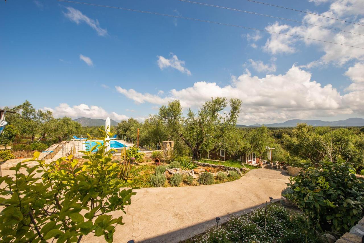Hakuna Matata Holidays Wooden Lodge With Airco & Pool In Greek Olive Grove Methóni Kültér fotó