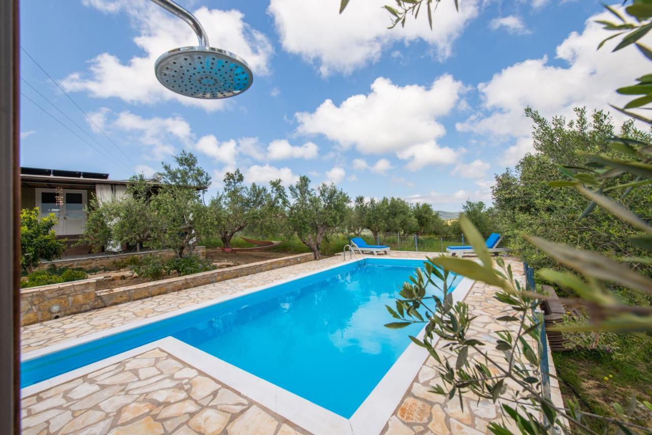 Hakuna Matata Holidays Wooden Lodge With Airco & Pool In Greek Olive Grove Methóni Kültér fotó