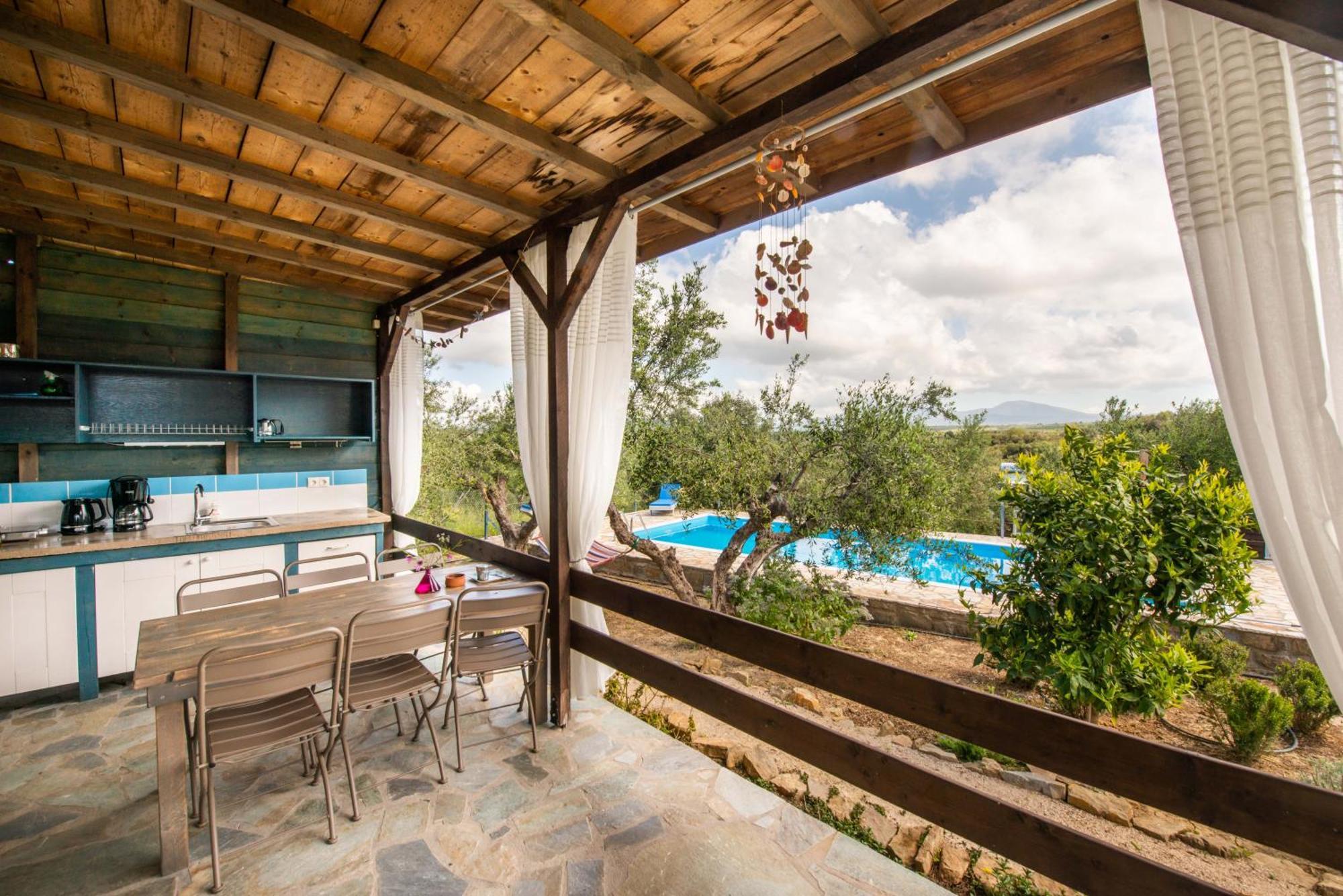 Hakuna Matata Holidays Wooden Lodge With Airco & Pool In Greek Olive Grove Methóni Kültér fotó